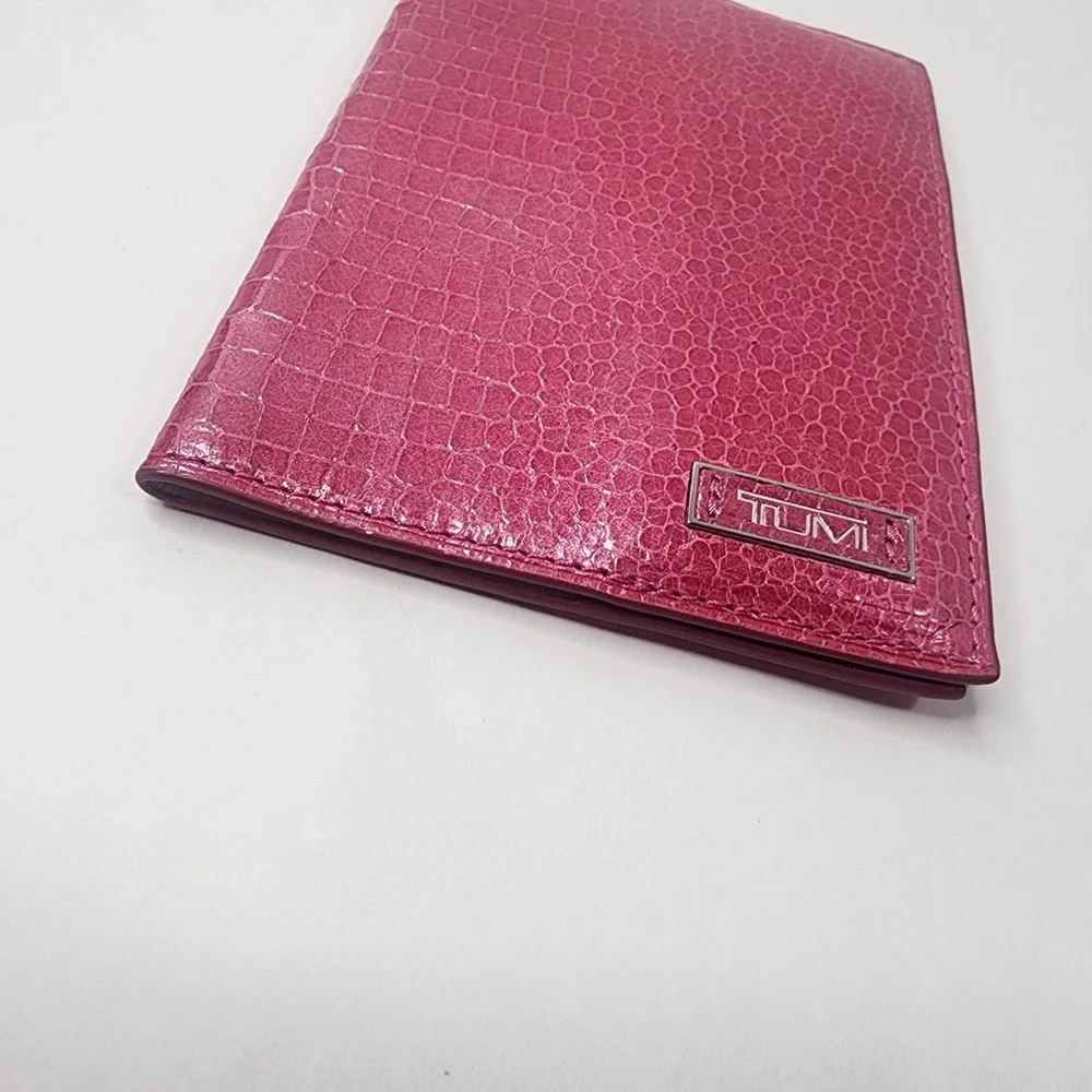 TUMI Crockadile Print Hot Pink Leather Travel Wallet Passport Cover Organizer
